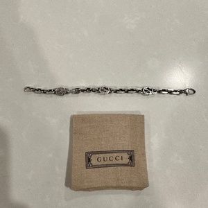 Gucci Sterling Silver Bracelet with Interlocking G (Size 16 small)